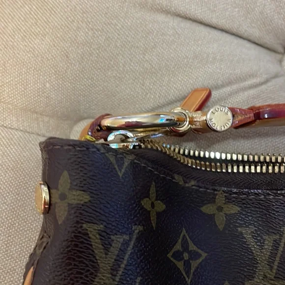 Louis Vuitton beautiful purse - Picture 4 of 13